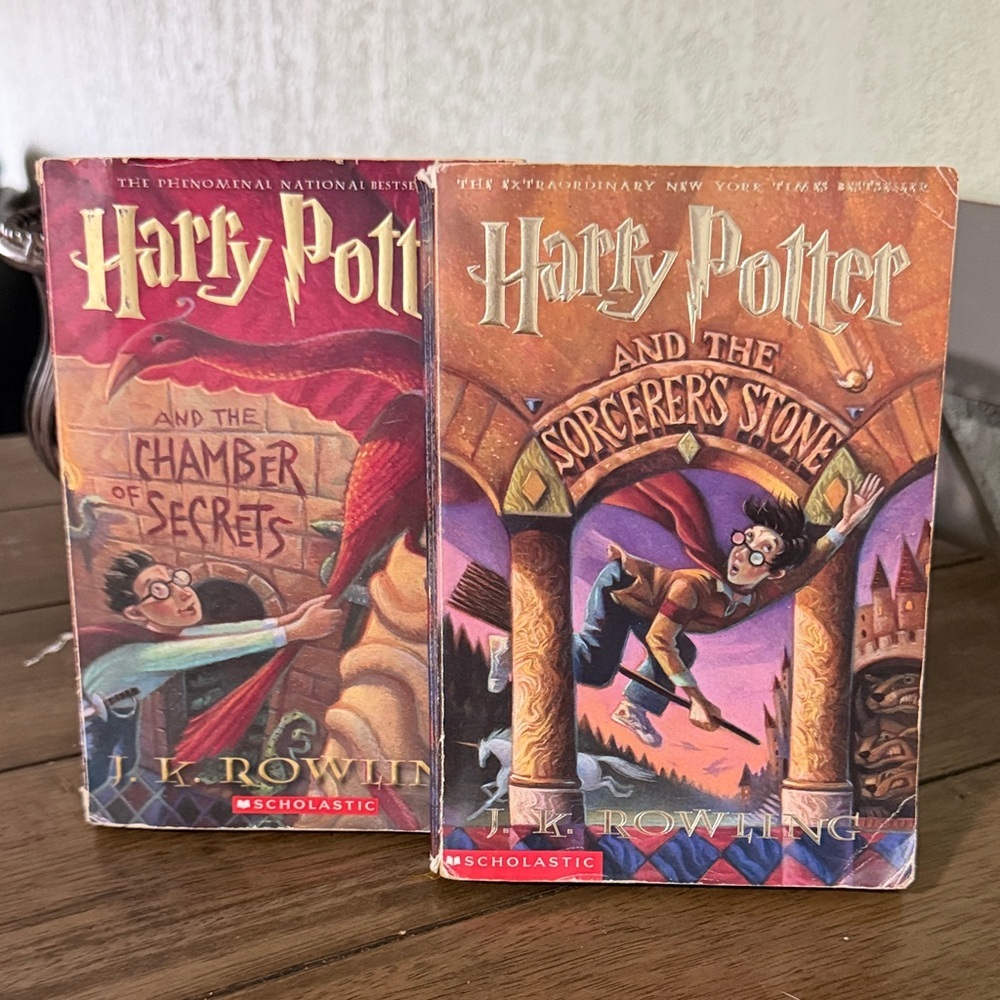 2 Scholastic‎ Harry Potter Book Set with Red and Brown Covers